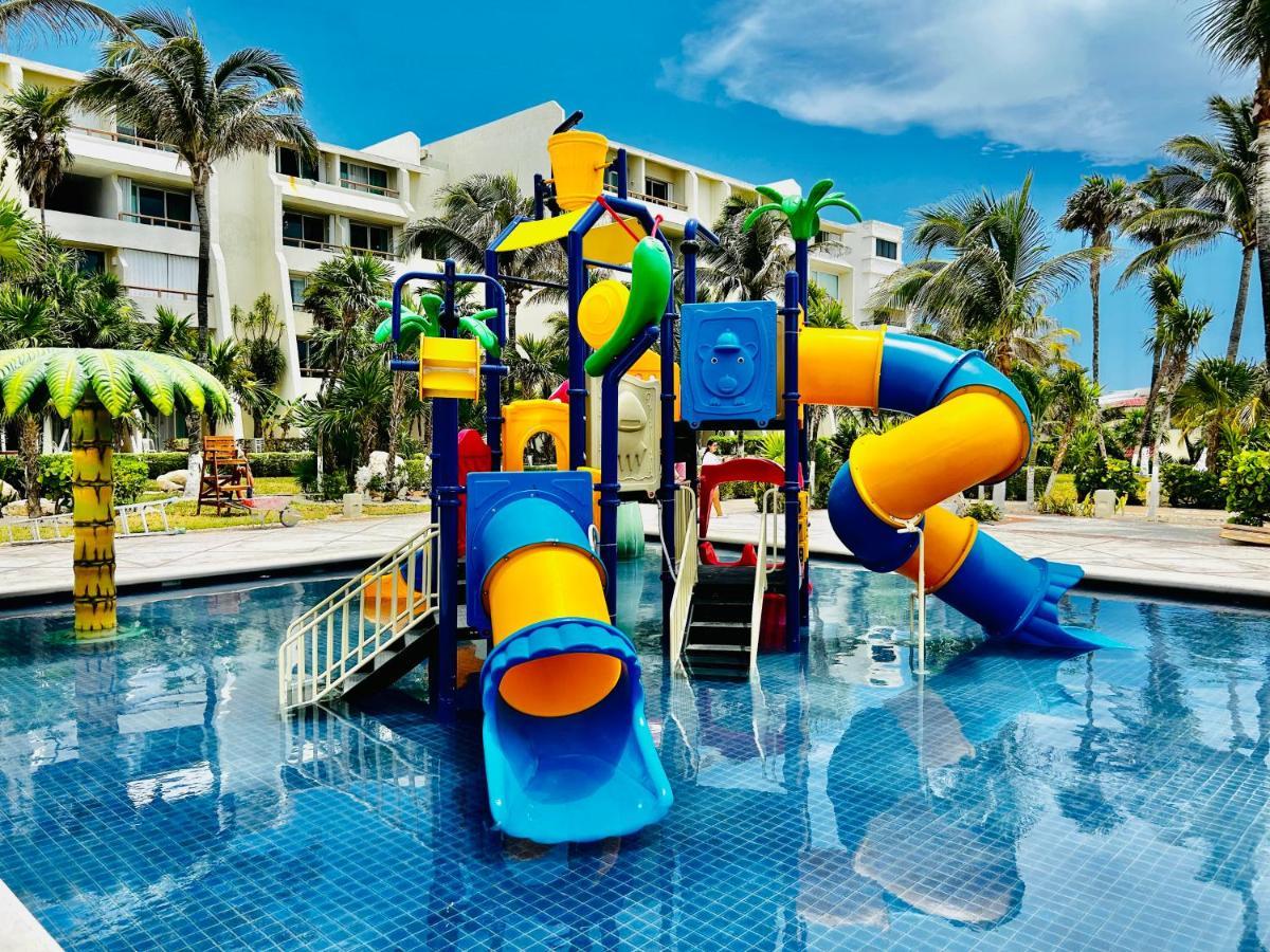 The Suites Of Solymar Cancun Exterior photo