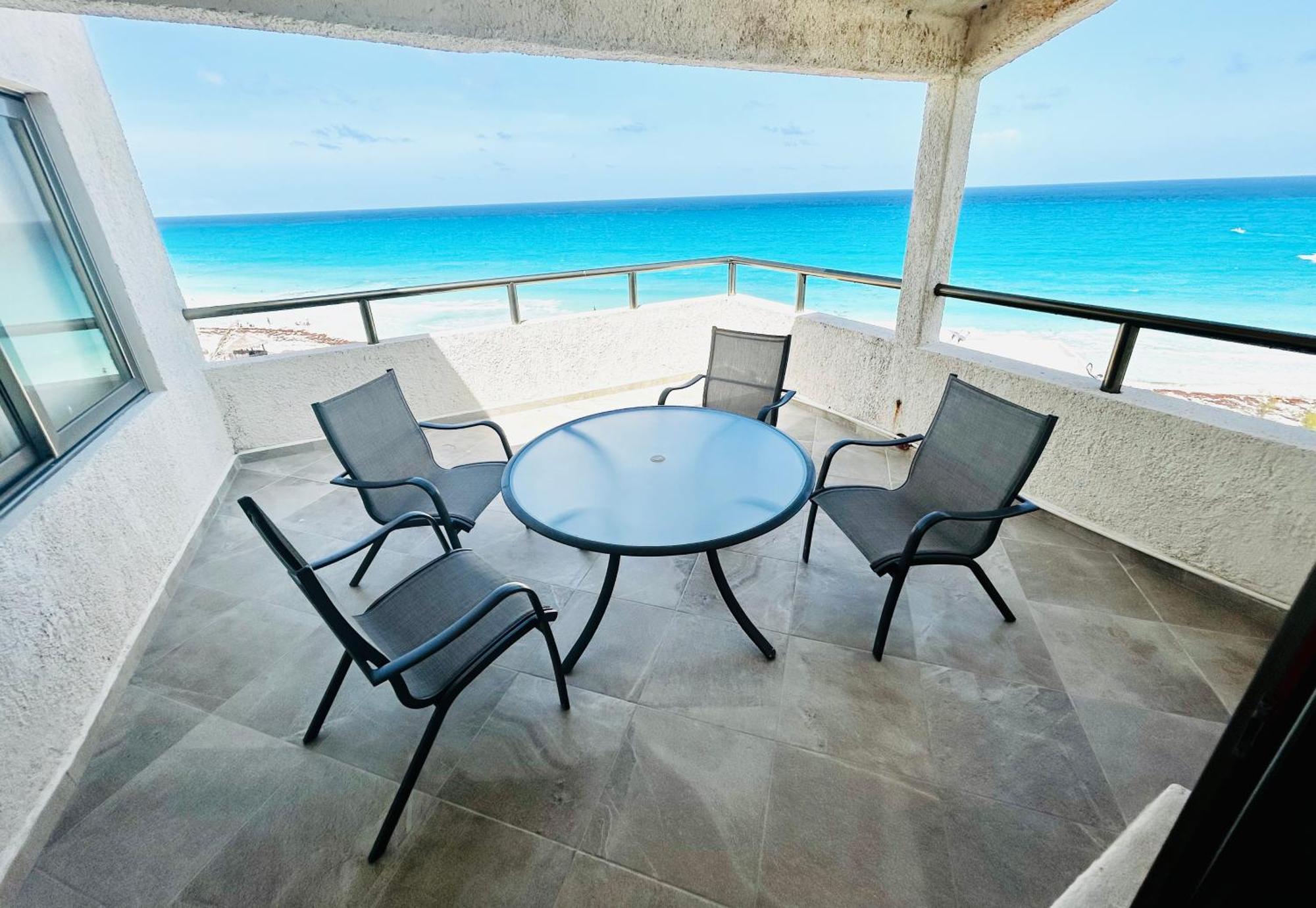 The Suites Of Solymar Cancun Exterior photo